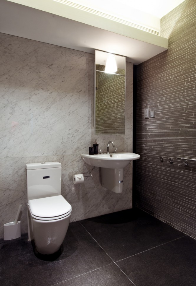marble grey tile bathroom