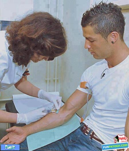 کریستین رونالدو درحال خون دادن