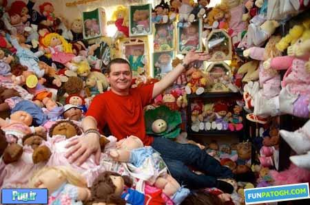 زندگی مردی با ۶۰۰ عروسک