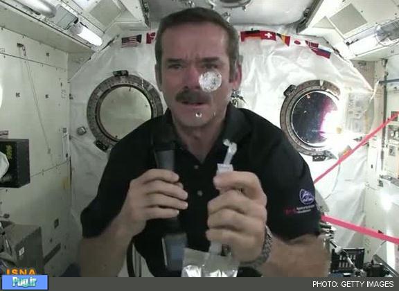 فضانوردان چگونه دستان خود را می‌شویند