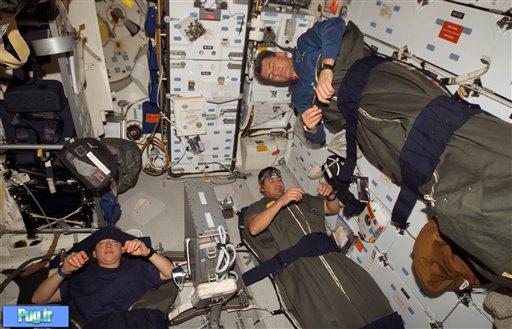 عکس : فضانوردان چگونه می خوابند؟