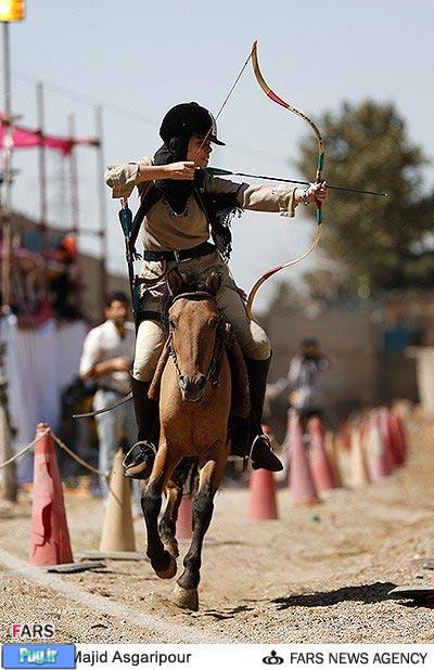 دختران کمانگیر روی اسب در تهران
