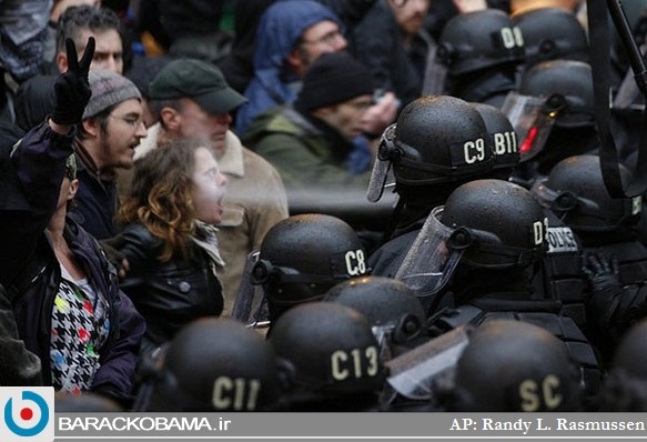 اسپری گاز فلفل در دهان زن معترض+عکس