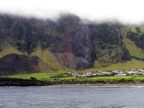 دورافتاده ترین جزیره مسکونی جهان