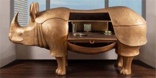 میز کرگدن (Rhino Desk) اثر Les Lalanne | هنری و عملکردی